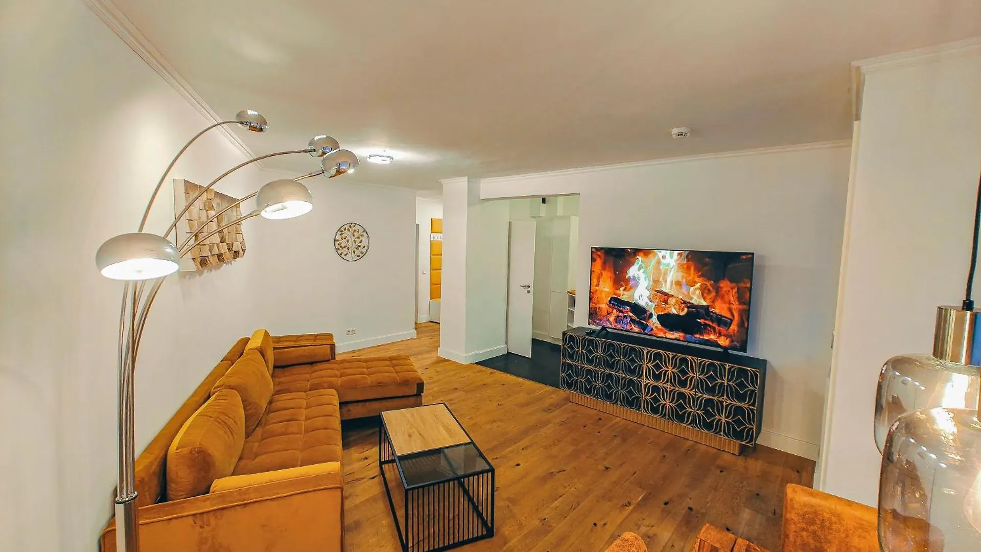 Contatti di 3 Room Downtown Apartment Bilk
