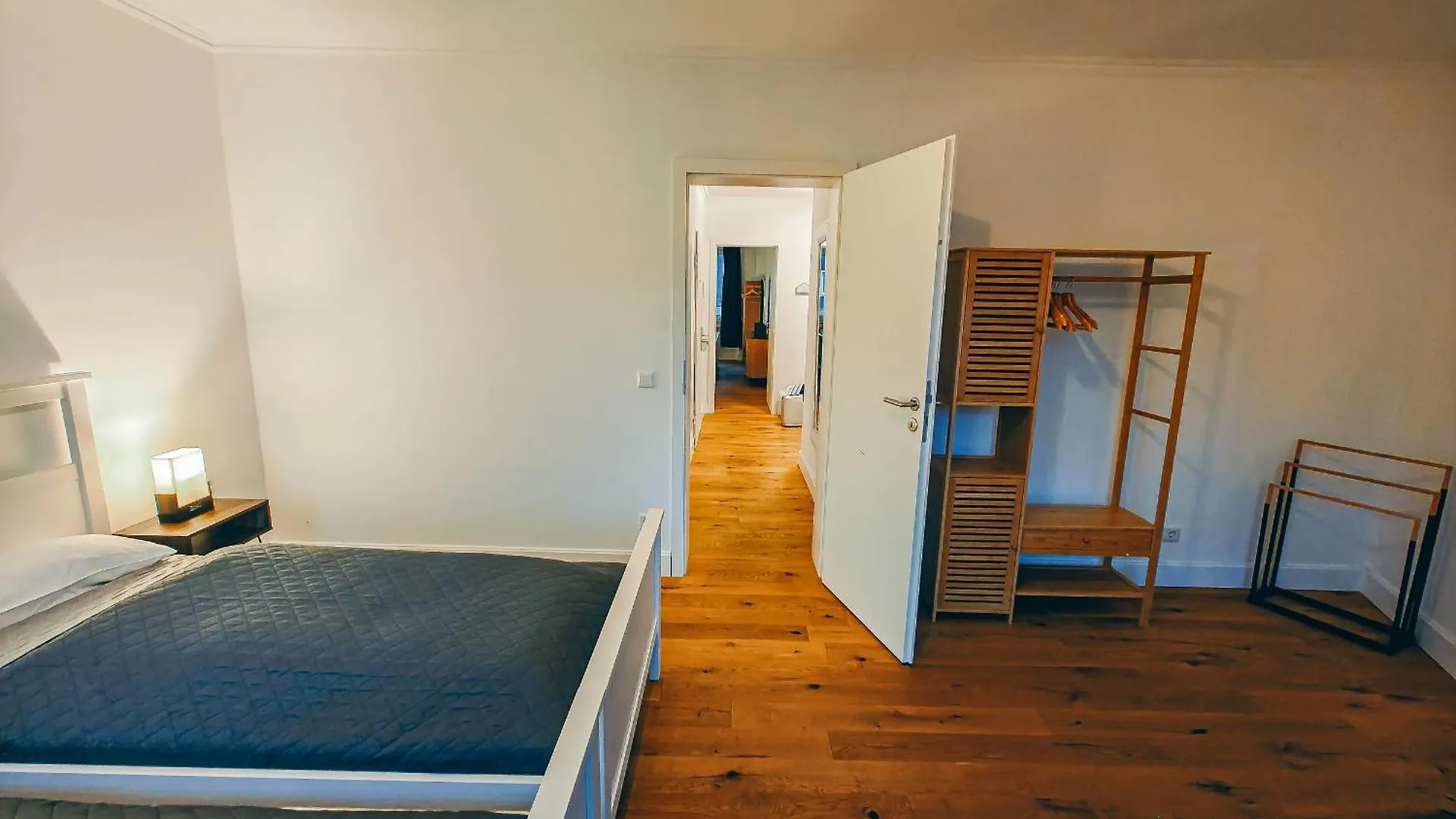 3 Room Downtown Apartment Bilk Dusseldorf