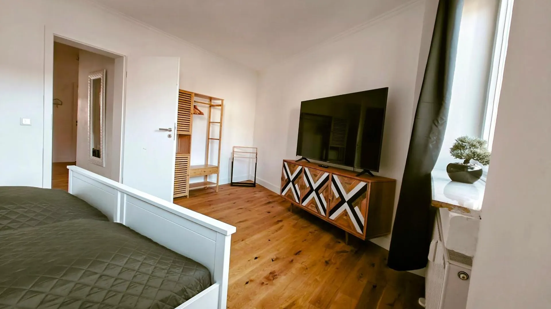 3 Room Downtown Apartment Bilk Dusseldorf