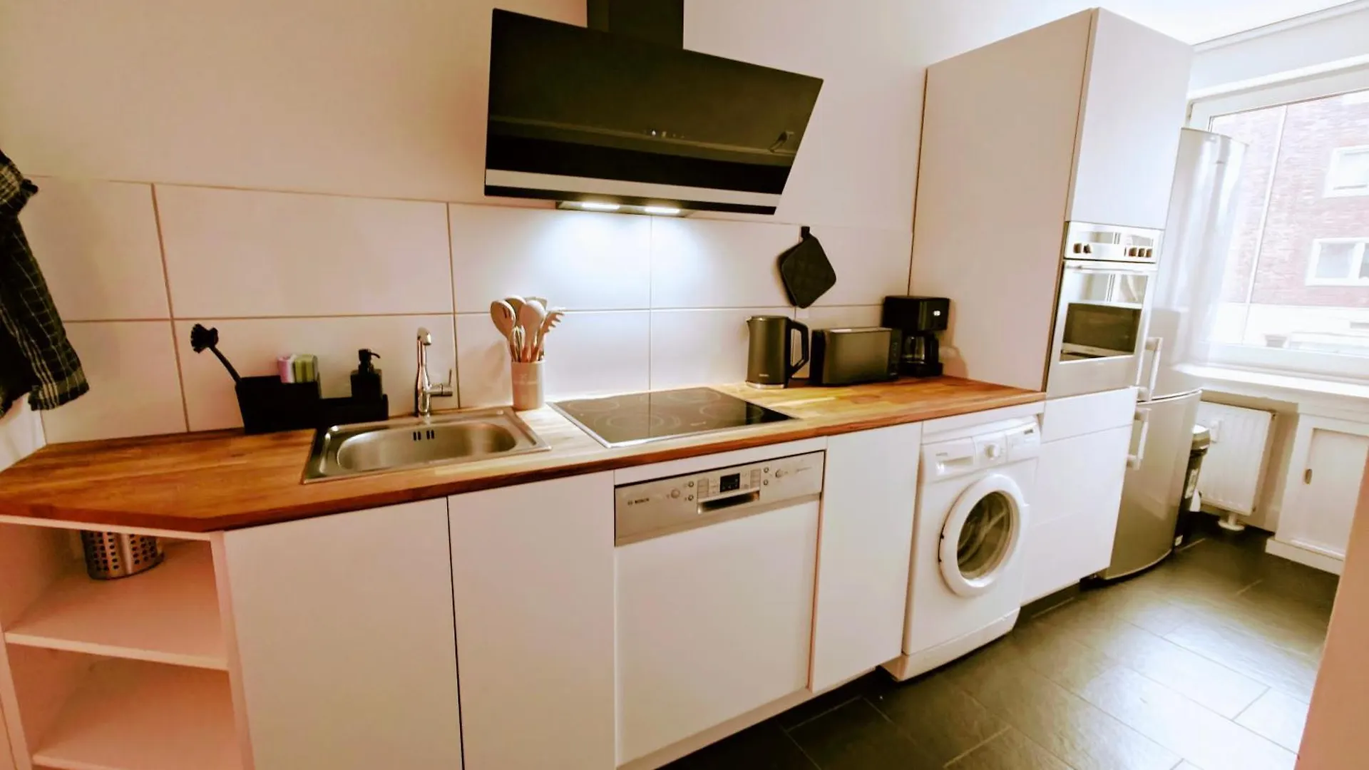 3 Room Downtown Apartment Bilk Dusseldorf 0*,  Germany