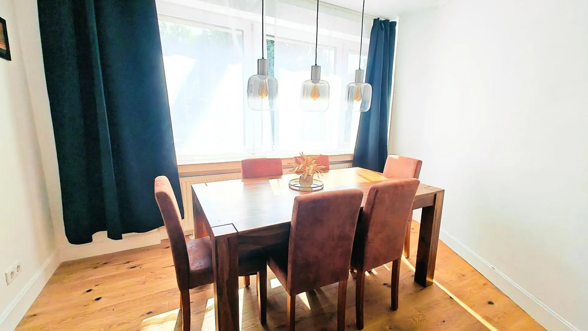 3 Room Downtown Apartment Bilk Dusseldorf
