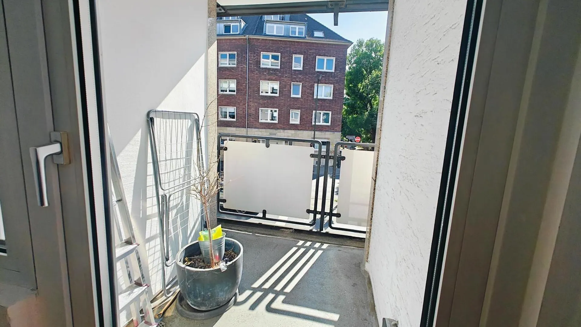 3 Room Downtown Apartment Bilk Dusseldorf Germany